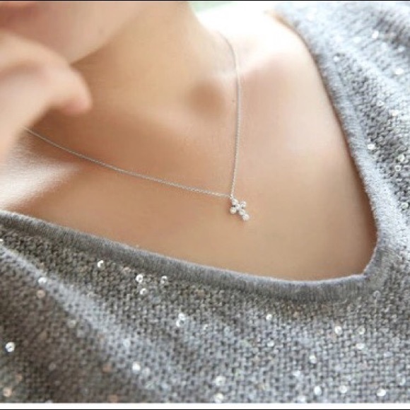 Sterling silver cross pendant necklace - Picture 3 of 3